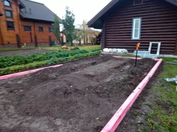 Фундамент для теплицы из бруса 100х80 мм